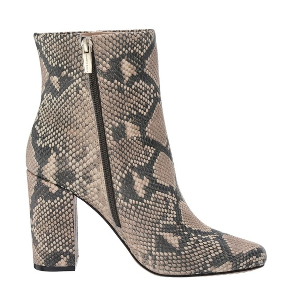 Sz. 8.5 Vince Camuto Dannia Leather Snakeskin Print Boots in Natural - Picture 4 of 16